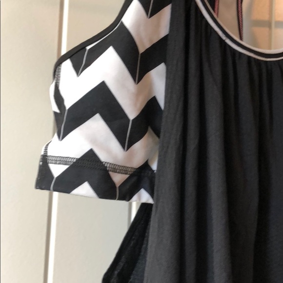 Rare Lululemon Tank w/ Built in Bra Black & White Chevron | 12 - Picture 2 of 3
